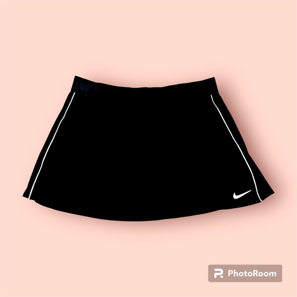 Nike women’s black tennis skort with built in spandex size XL